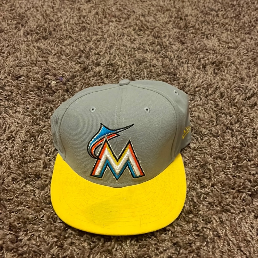 Grey Marlins Fitted